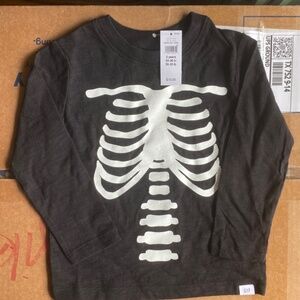 New Baby Gap Glow in the Dark Halloween Bones T-shirts 2years